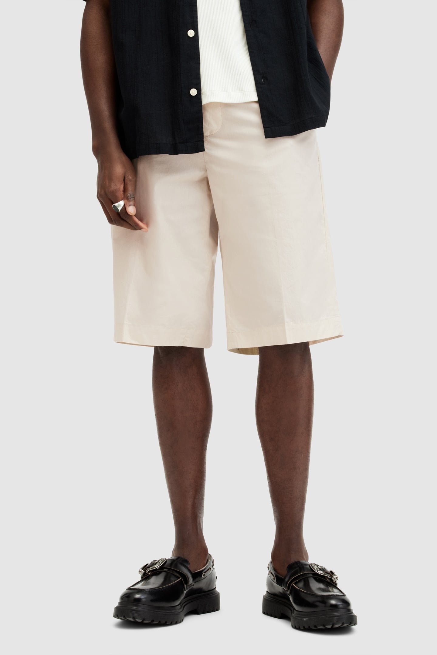 MARS SHORT BAILEY TAUPE 1