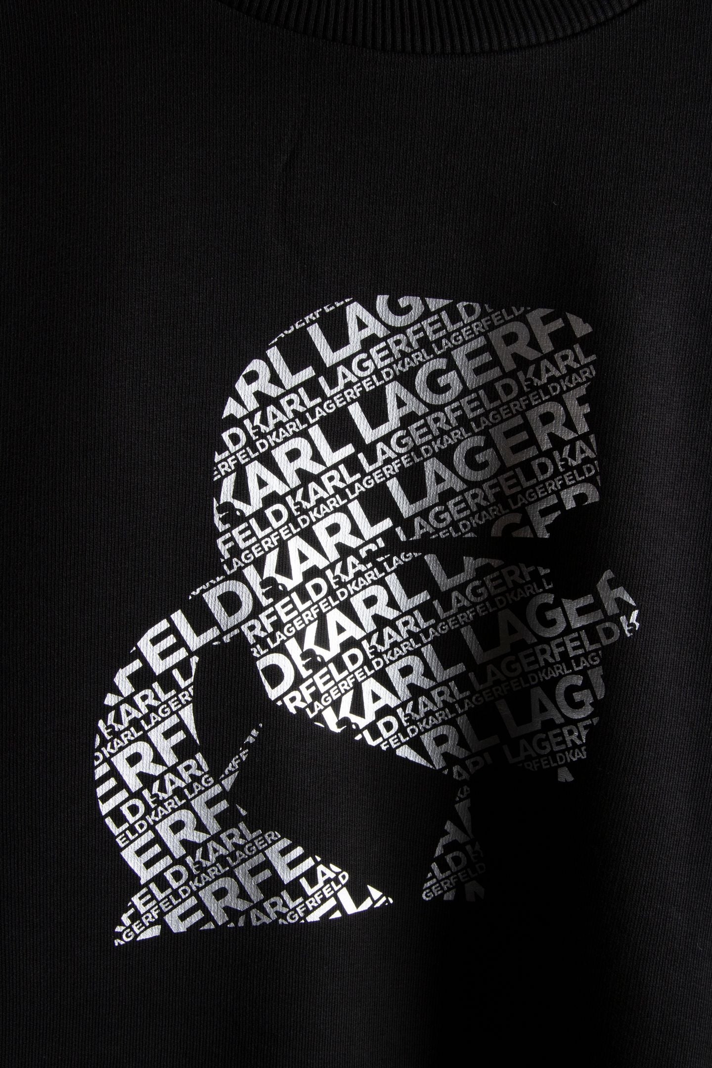 BLACK SWEAT CREWNECK 4