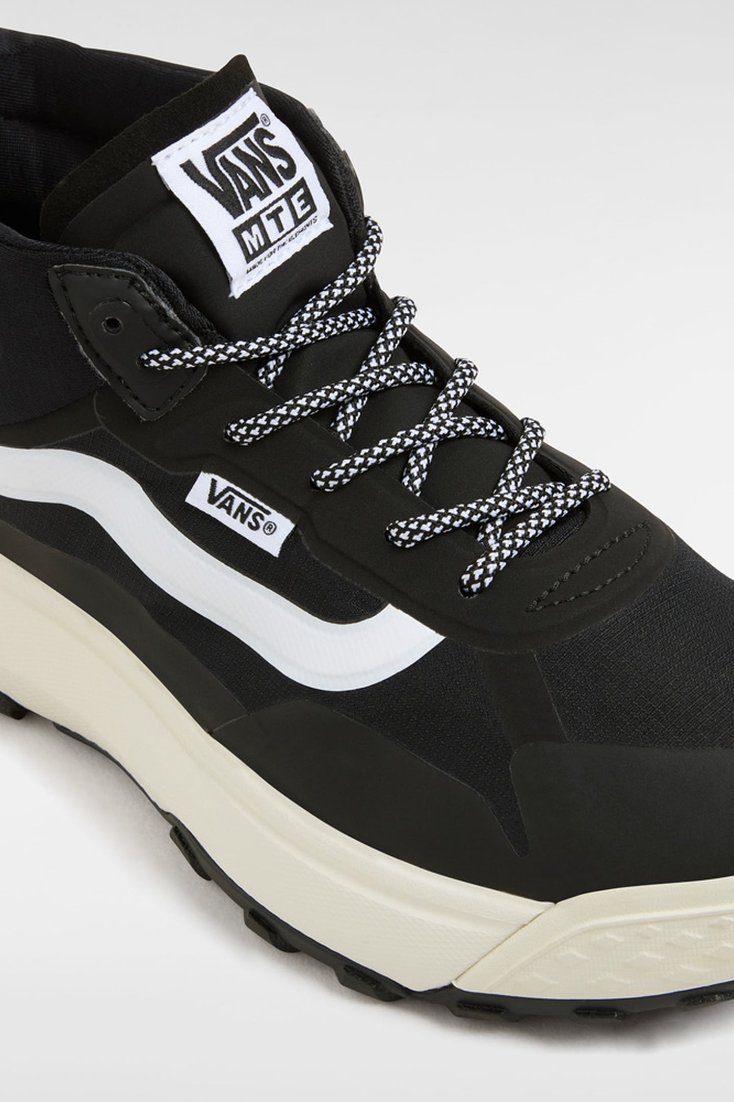 UNISEX CROSSPATH MID BLACK/WHITE 4