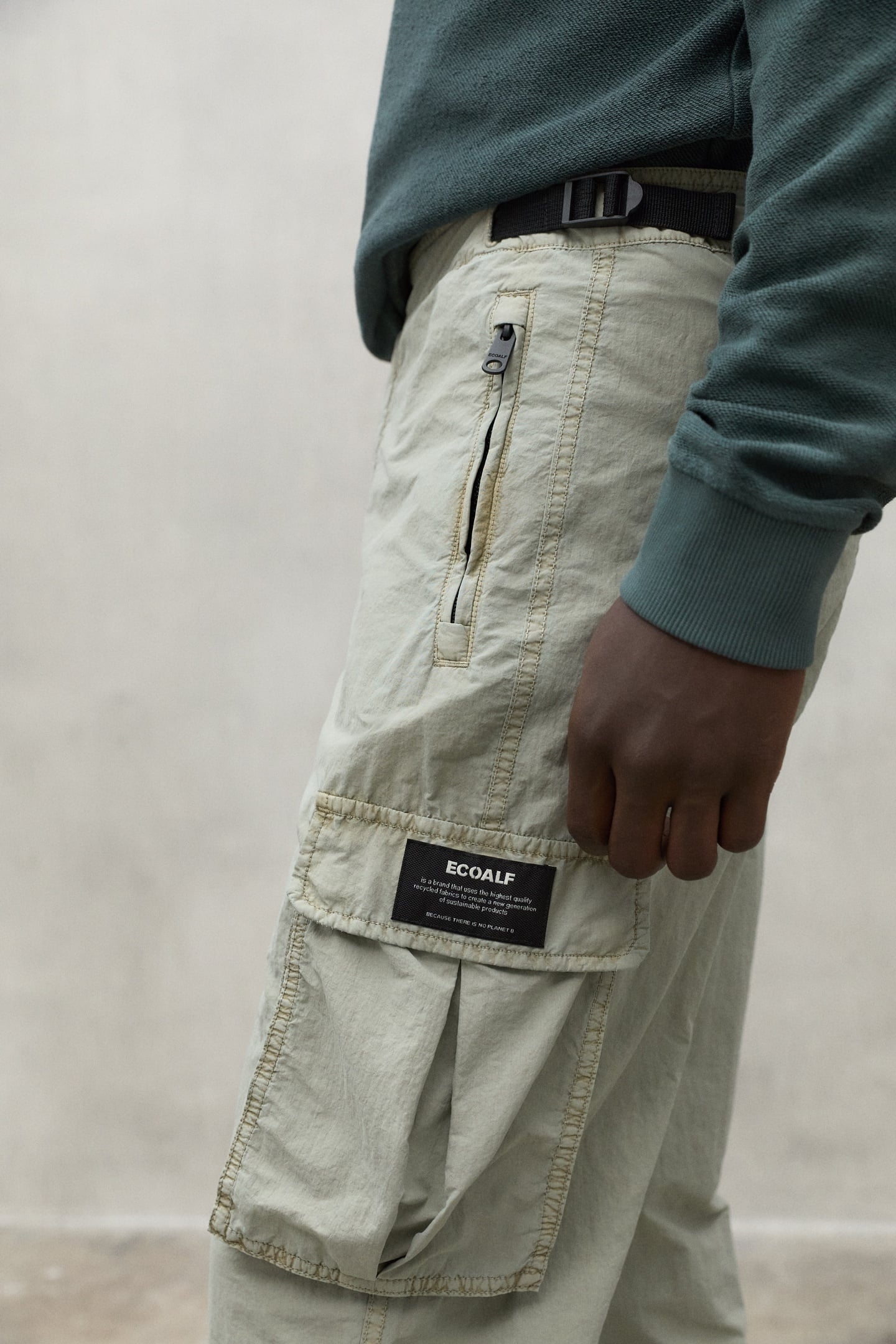 ALISTEALF CARGO PANTS KHAKI 6