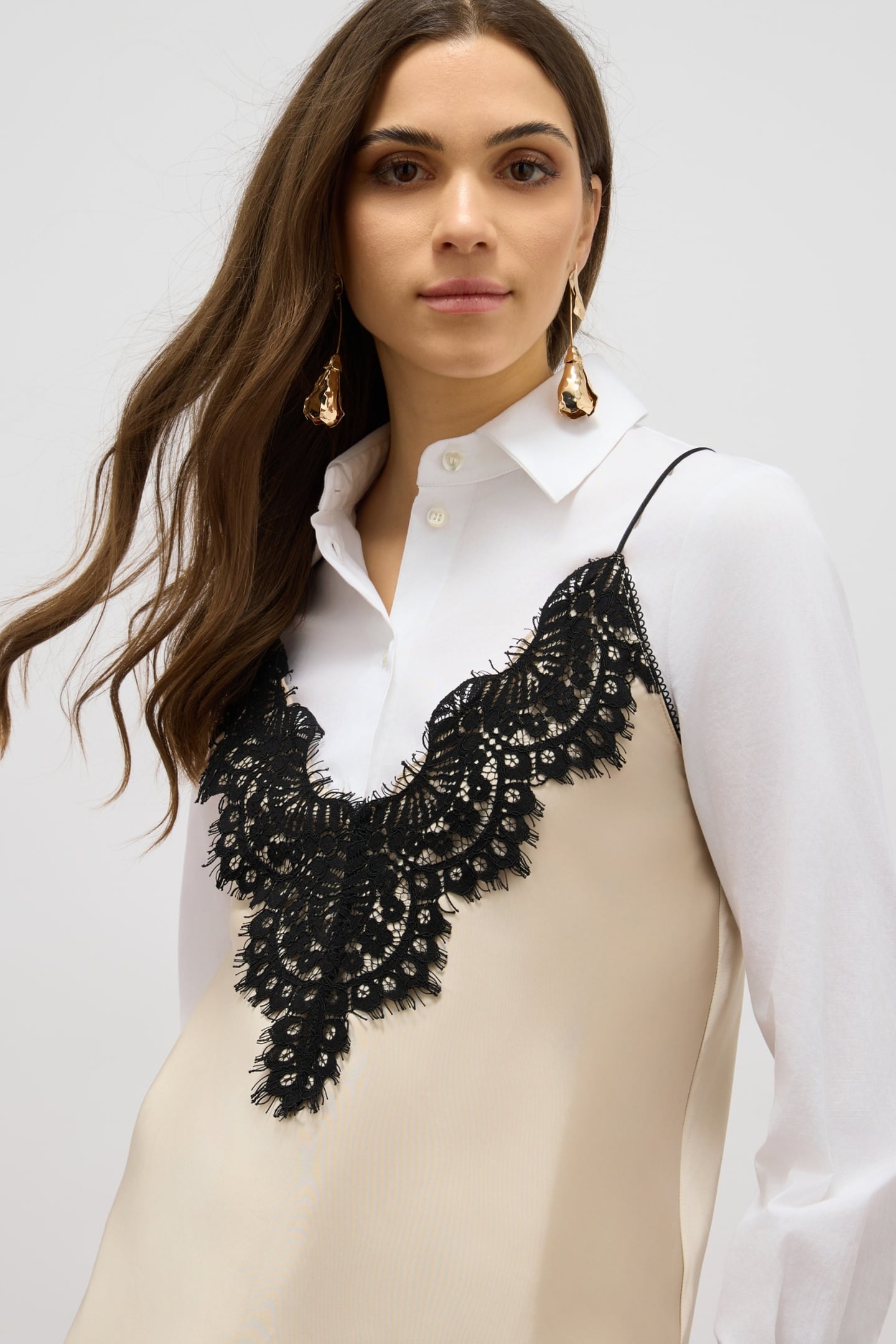 TWO-MATERIAL SHIRT WITH LACE WHITE 4