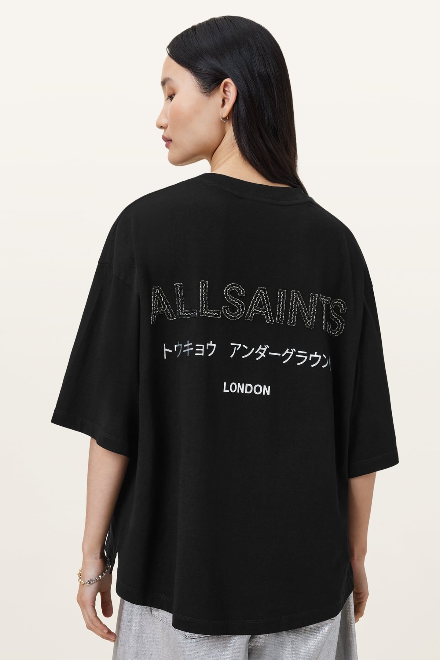 UNDER AMELIE TEE BLACK 2