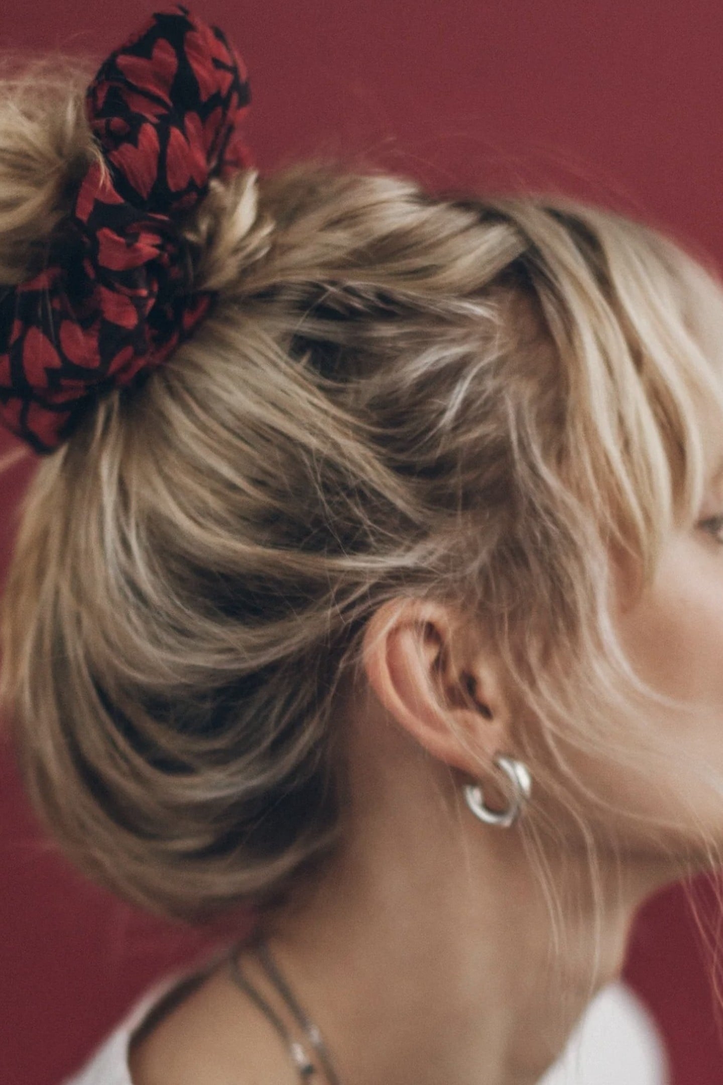 THE RED HEARTS CRINKLE SCRUNCHIE RED 2