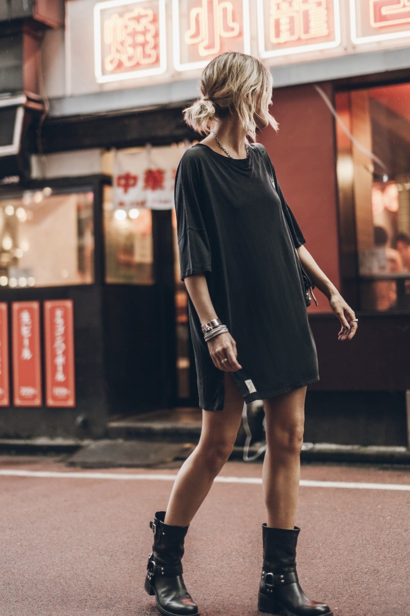 THE DARK SHORT LOOSE T-SHIRT DRESS BLACK 1