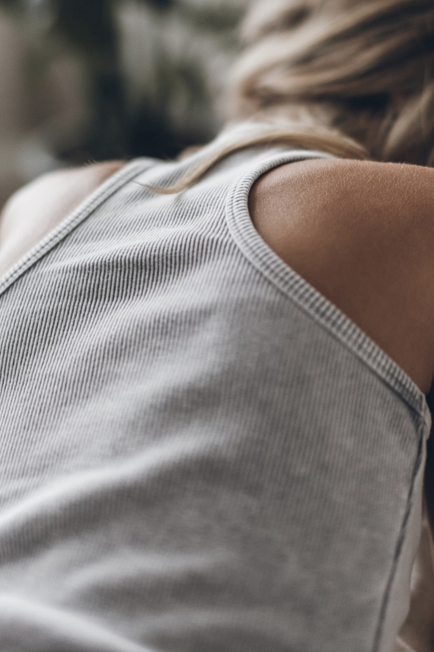 THE LIGHT RIBBED TANK TOP WHITE 3