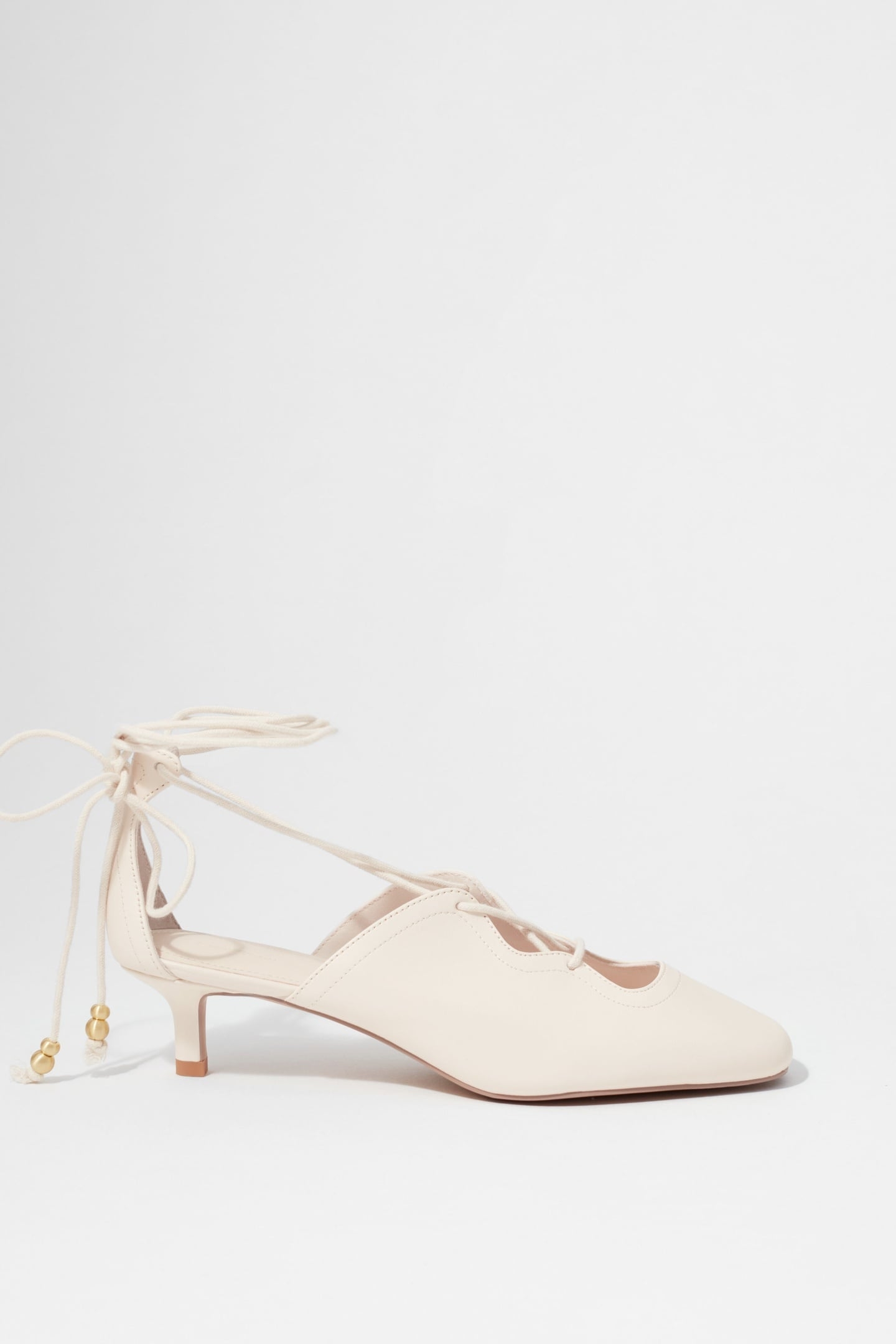 ROBBIE LACE UP PUMP WHITE 1