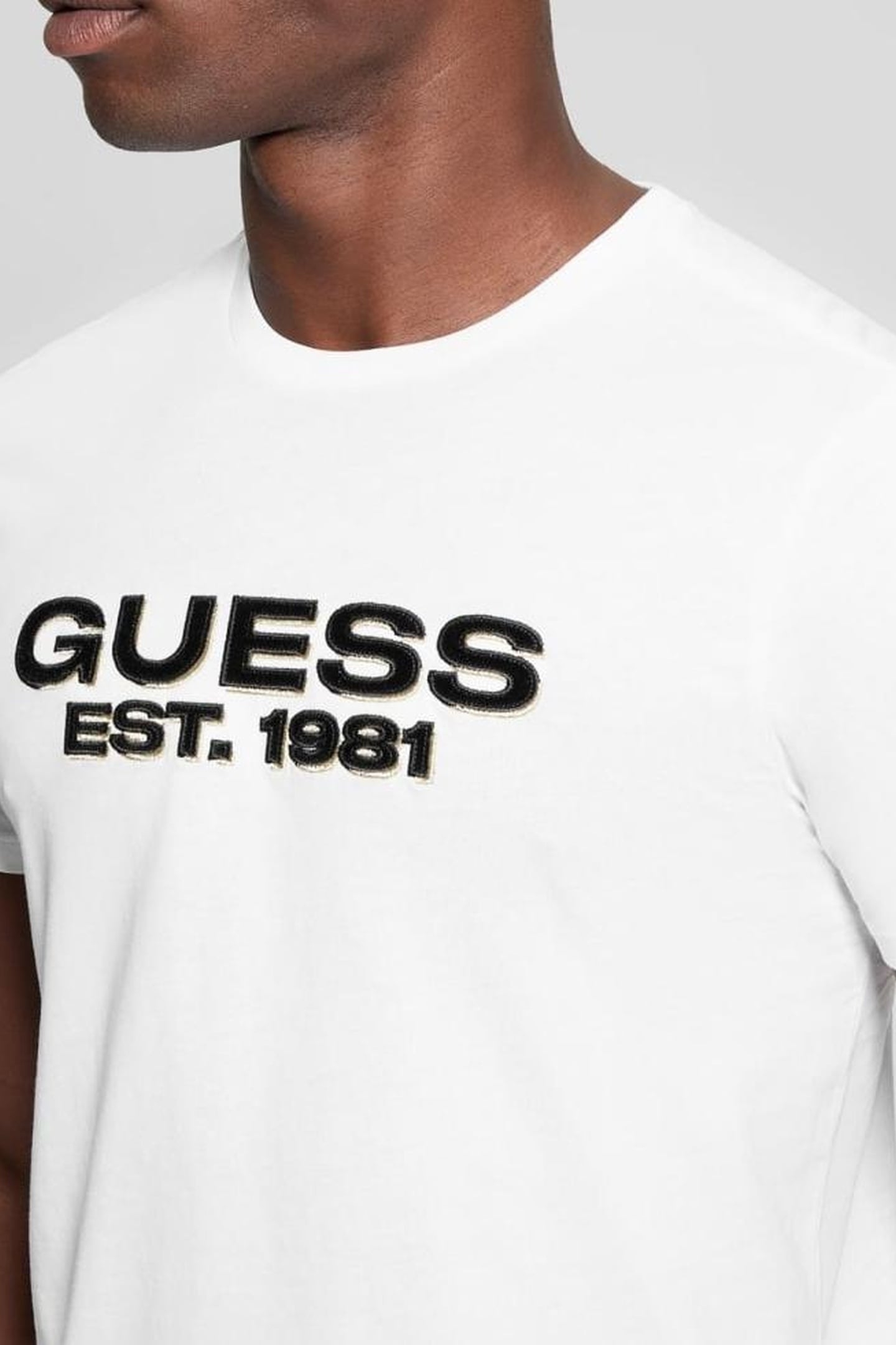 GUESS ECO SS BSC VELVET LOGO T PURE WHITE 3