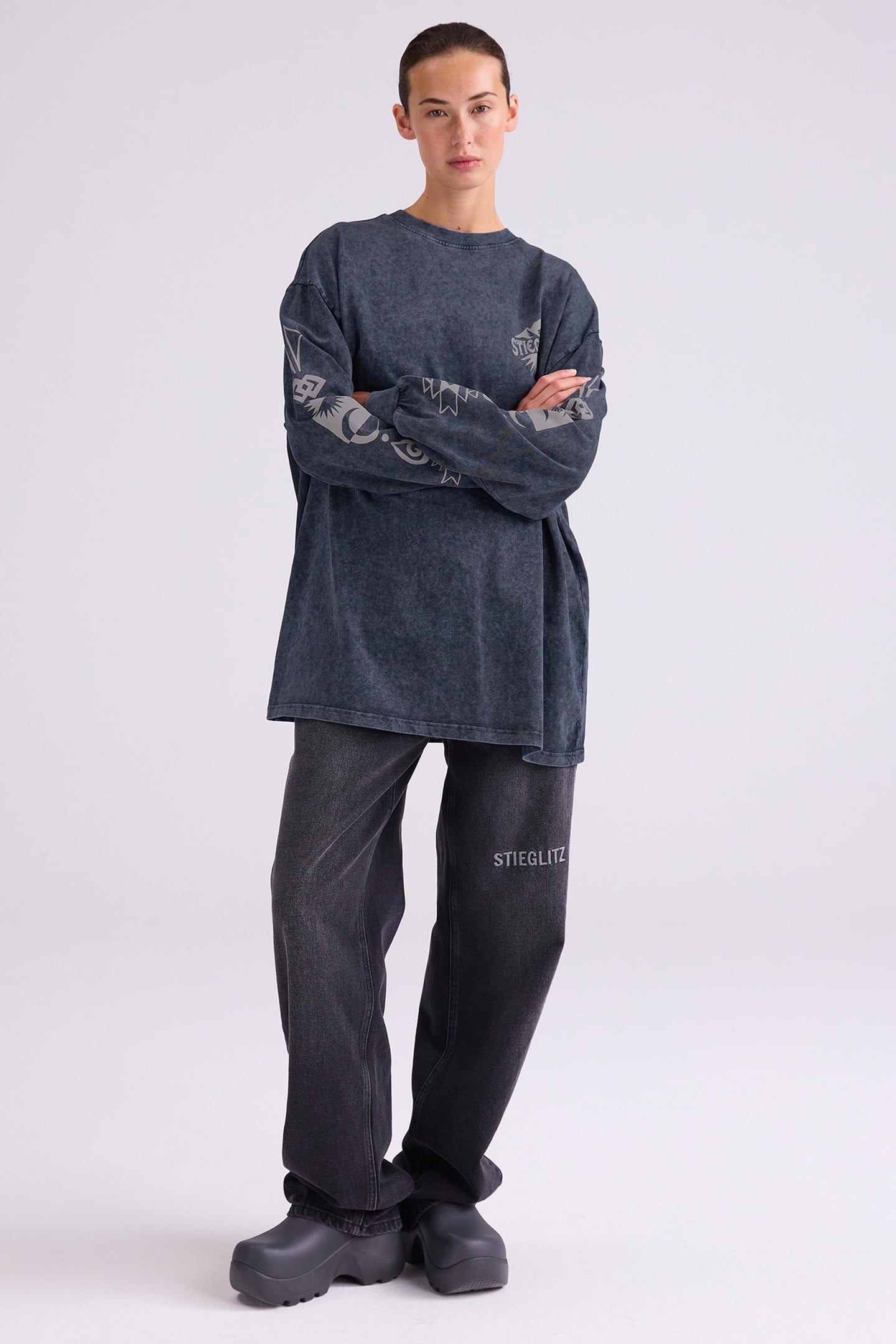 BENJAMIN SKATE LONGSLEEVE BLACK 2