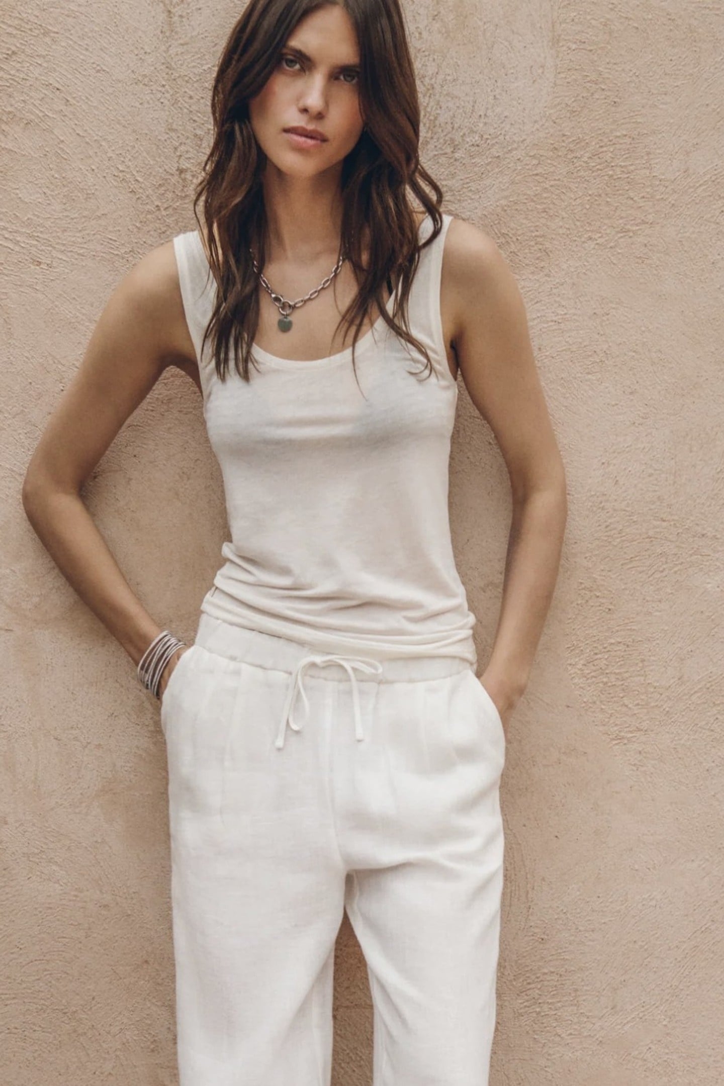 THE WHITE REGULAR TANK TOP WHITE 1