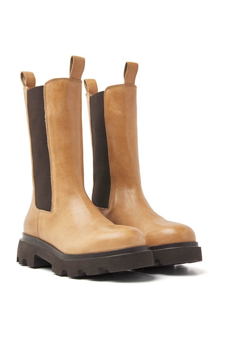 LIVIA BLAKE COGNAC 2