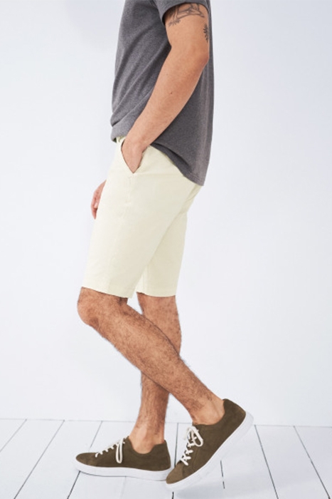 SUTTON CHINO SHORT NAT WHITE 4