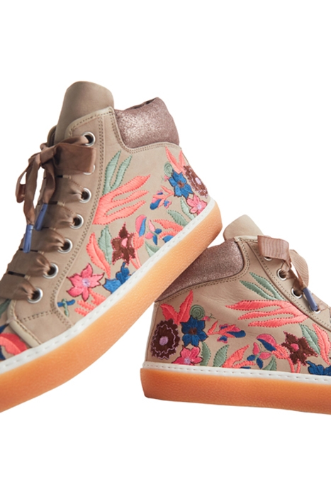 EMBROIDERED HIGH TOP TRAINER NAT 4
