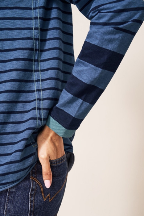 CASSIE STRIPE TEE NAVY MULTI 4