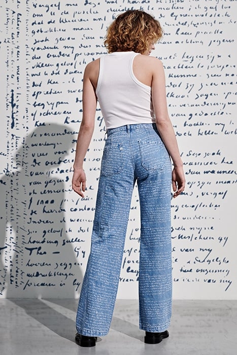 VAN WILMA LETTER BLUE 2