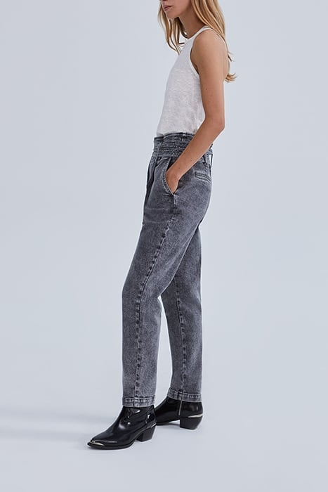 GREY BELTED HIGH-WAIST BOOTCUT JEANS 4
