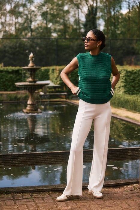 FOREST ESSENTIEL FLARED PANTS MARSHMELLOW 1