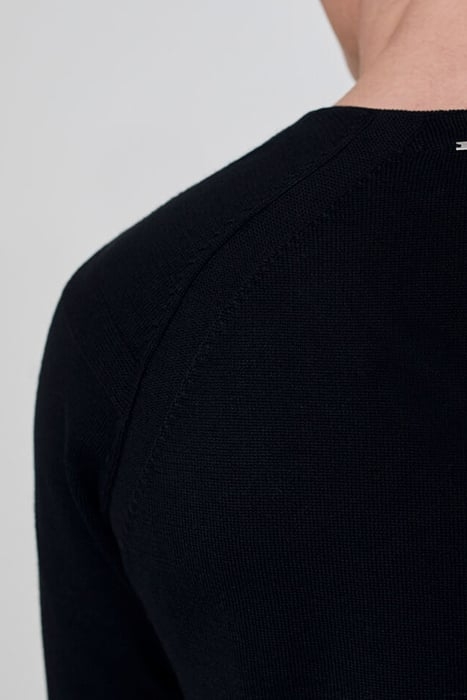 BLACK V-NECK JUMPER 6