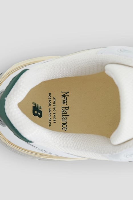 U990TC4 SNEAKERS IN CALCIUM 8