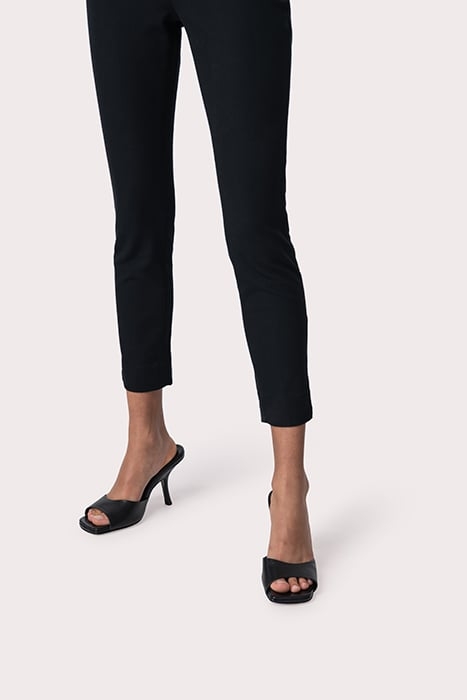 MORA BLACK EMBOSSED LEATHER BLACK 2