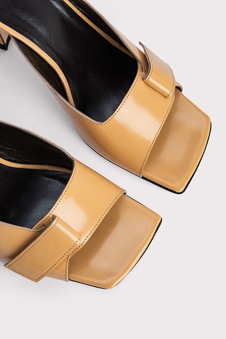 OLIVIA BISCUIT SEMI PATENT LEATHER BISCUIT 4