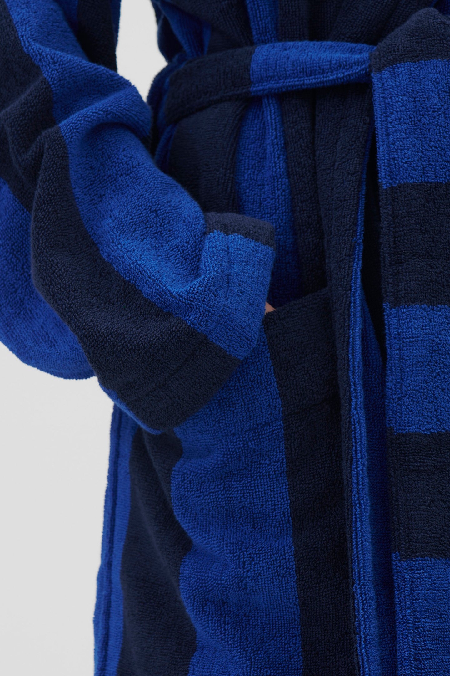 UNISEX HOODED BATHROBE NAVY BLOCKSTRIPES 3