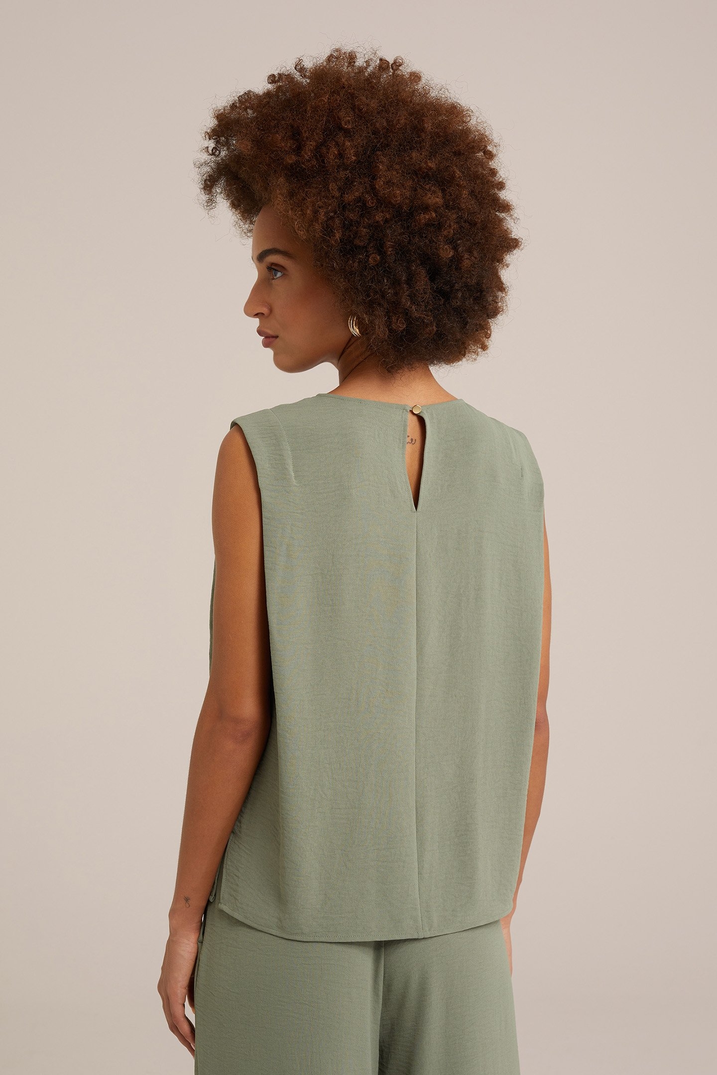 T-SHIRT LIGHT GREEN 2