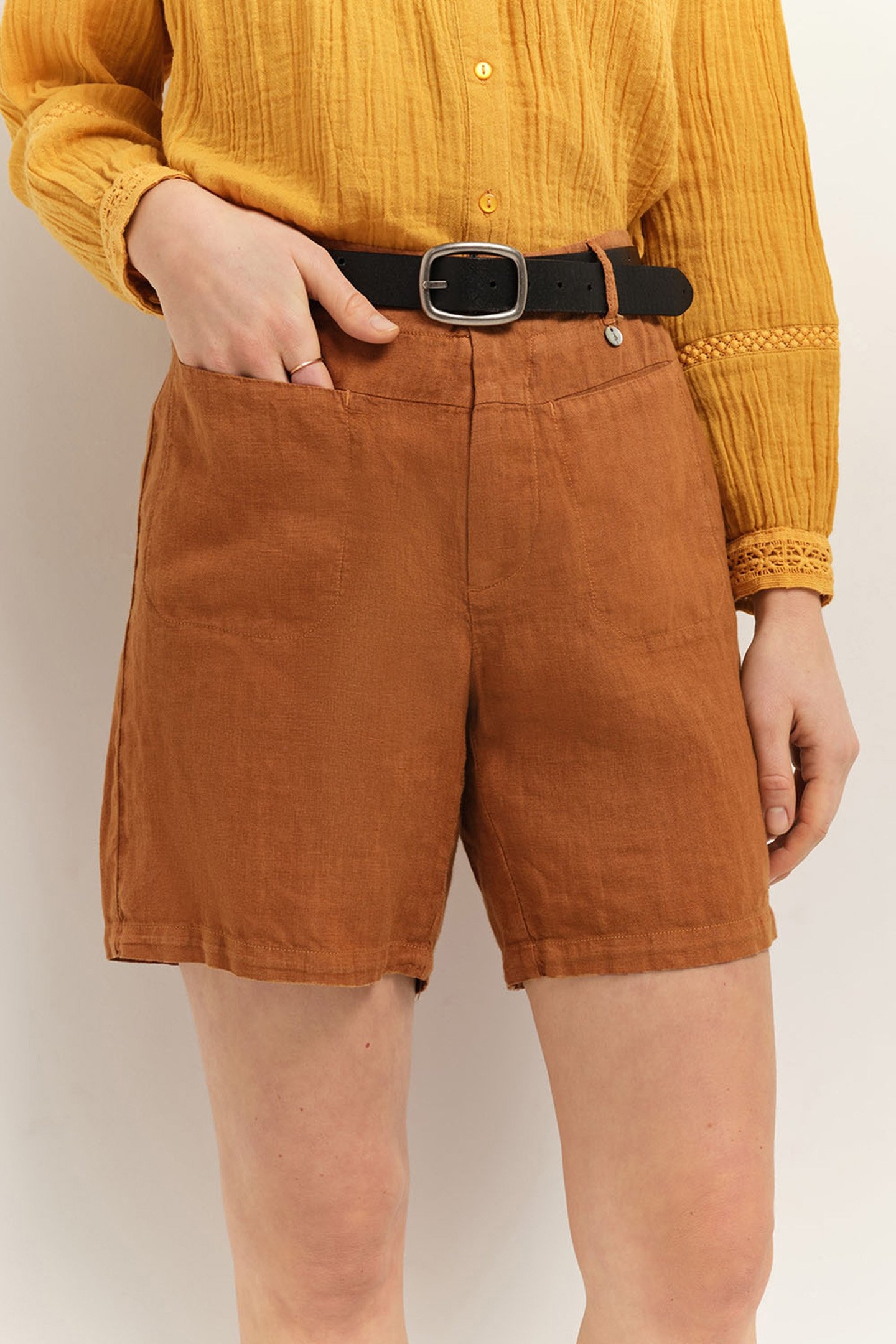 PODIUM - CARAMEL LINEN SHORTS CAMEL 1