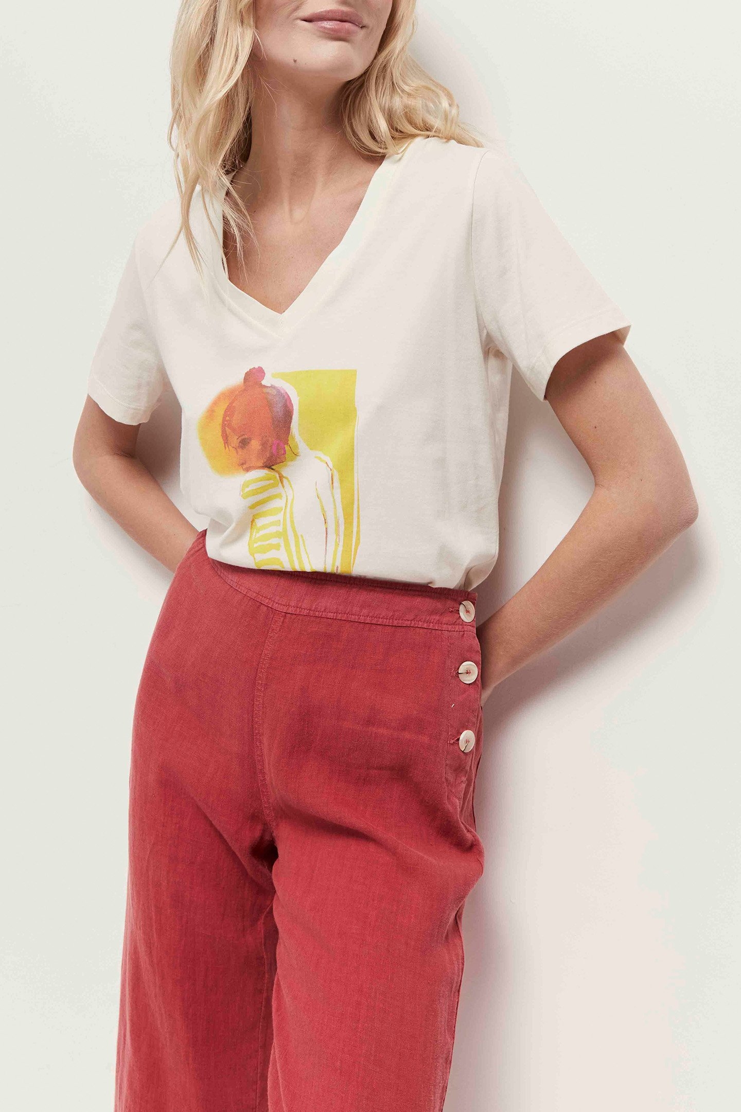 MIRA - WHITE ORGANIC COTTON T-SHIRT WITH ARTY ABSTRACTION SC 1