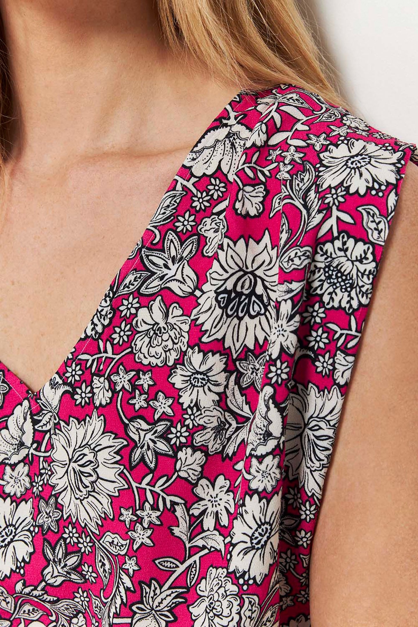 CURVE _ FUCHSIA TOP WITH DAISY PRINT FUCHSIA 6