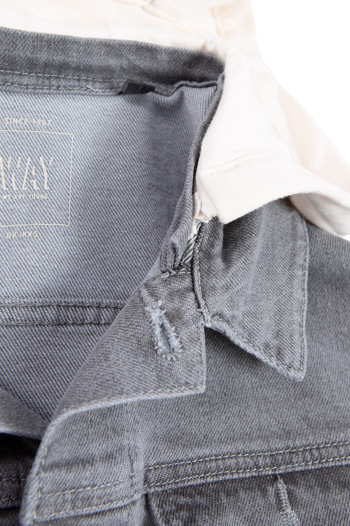 BOYS’ GREY WATERLESS DENIM JACKET WITH DETACHABLE HOOD 5