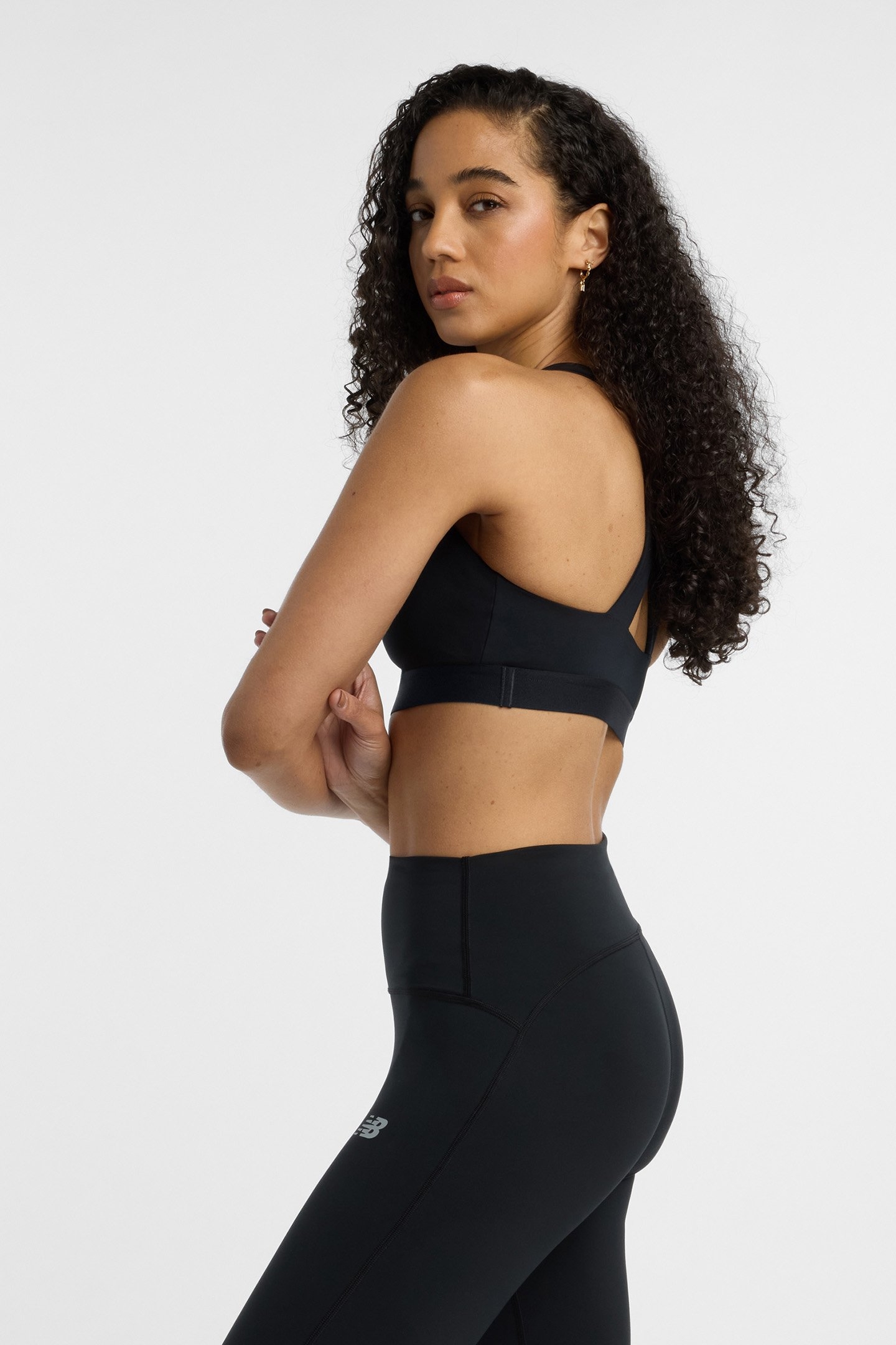 NB SPORTS BRA IN BLACK 3