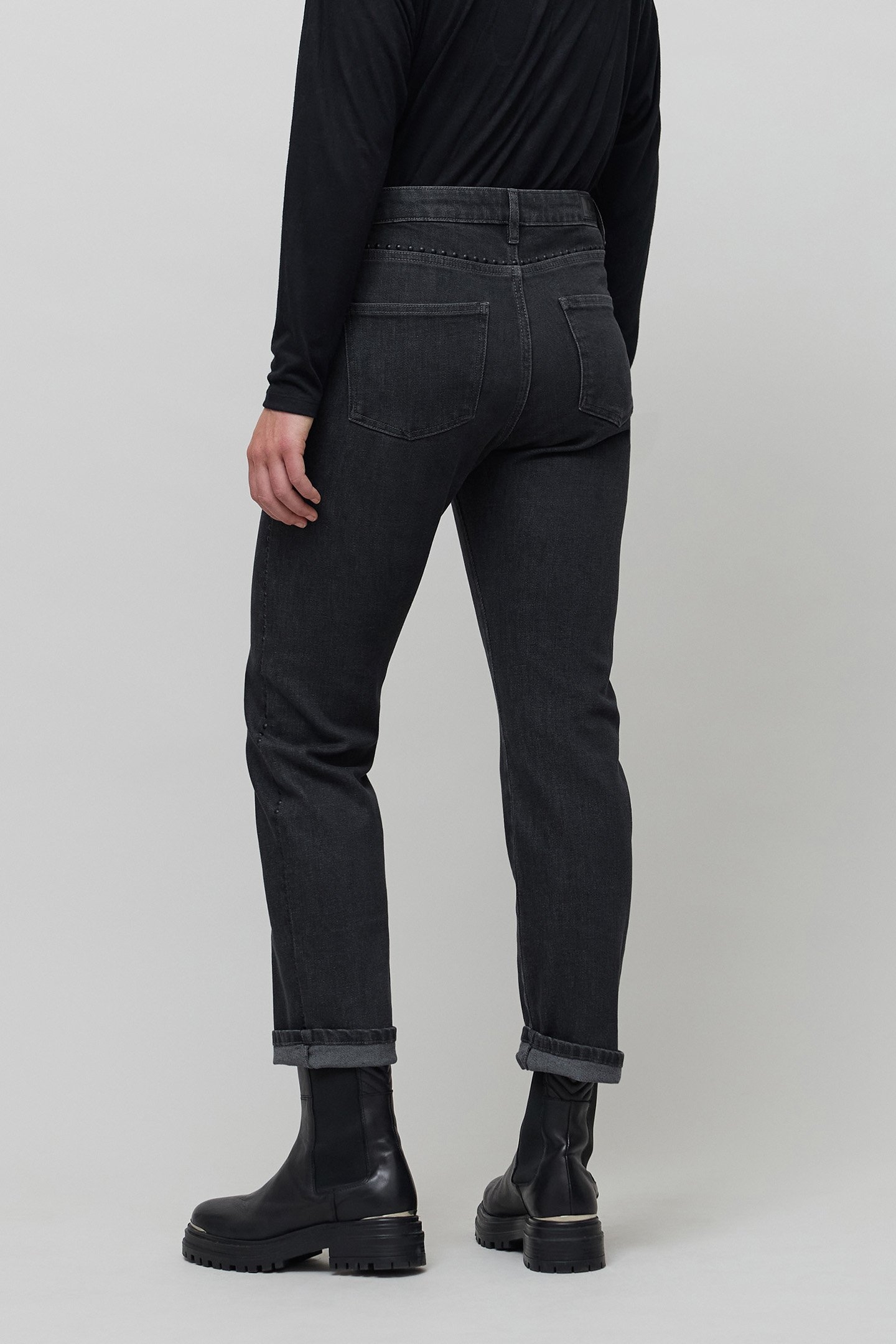 HIGH-WAISTED WASHED BLACK STRAIGHT JEANS WITH STUD 2