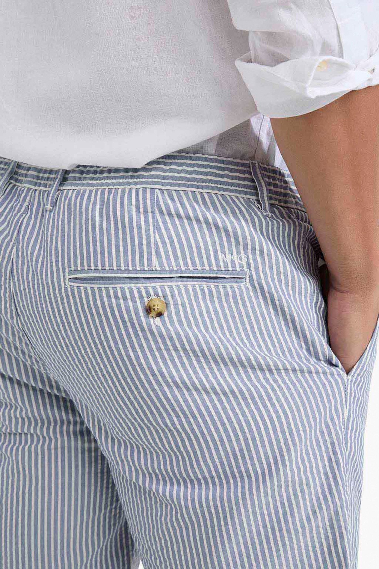 STRIPED SEERSUCKER SHORT MEDIUM BLUE 5