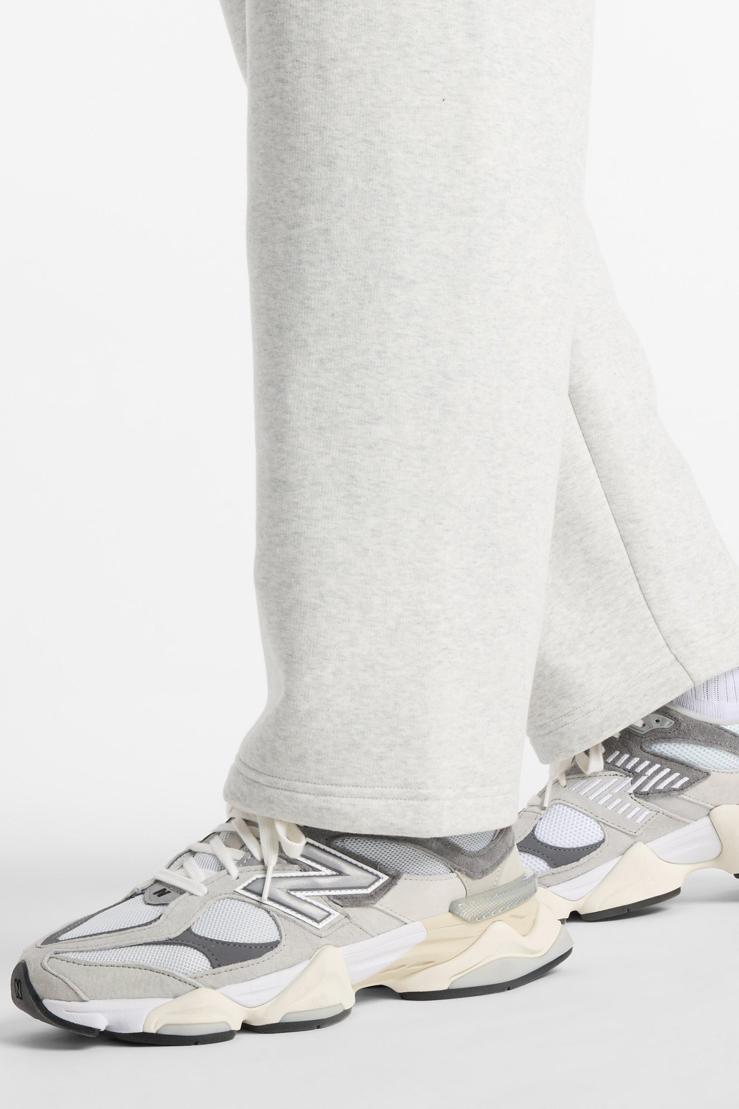 STRAIGHT LEG SWEATPANTS IN GREY 8