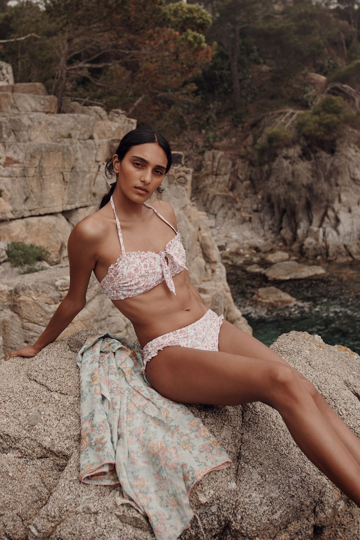 BIKINI TOP BAYI CREAM PADMA MUDRA 2