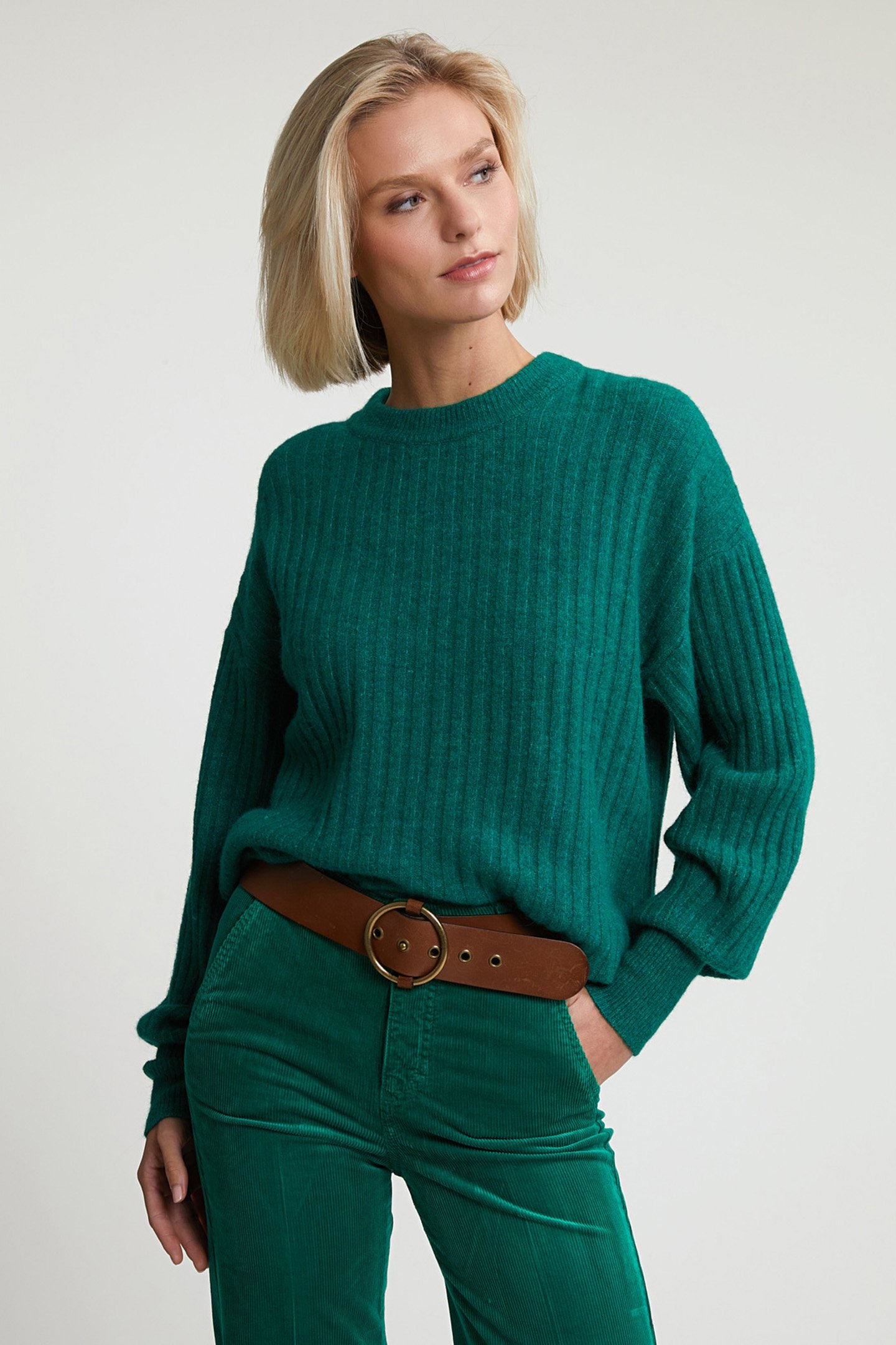 GREEN RIBBED CREW NECK SWEATER 1