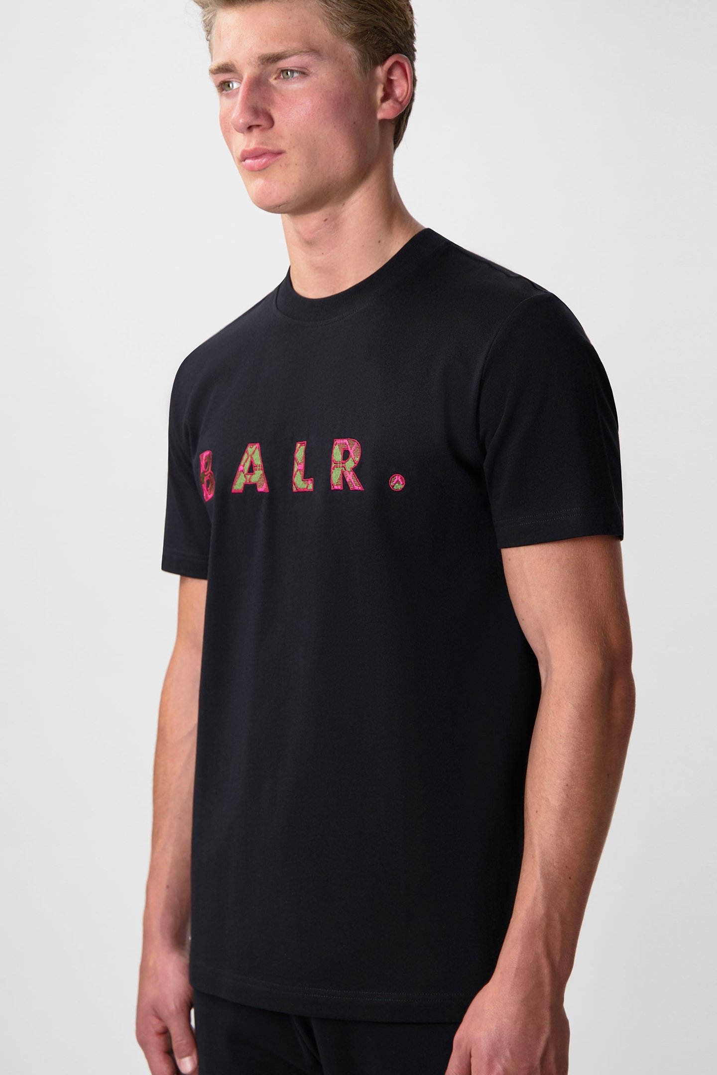 BALR. MONOGRAM EMBRO T-SHIRT JET BLACK/TIBETIAN RED 1