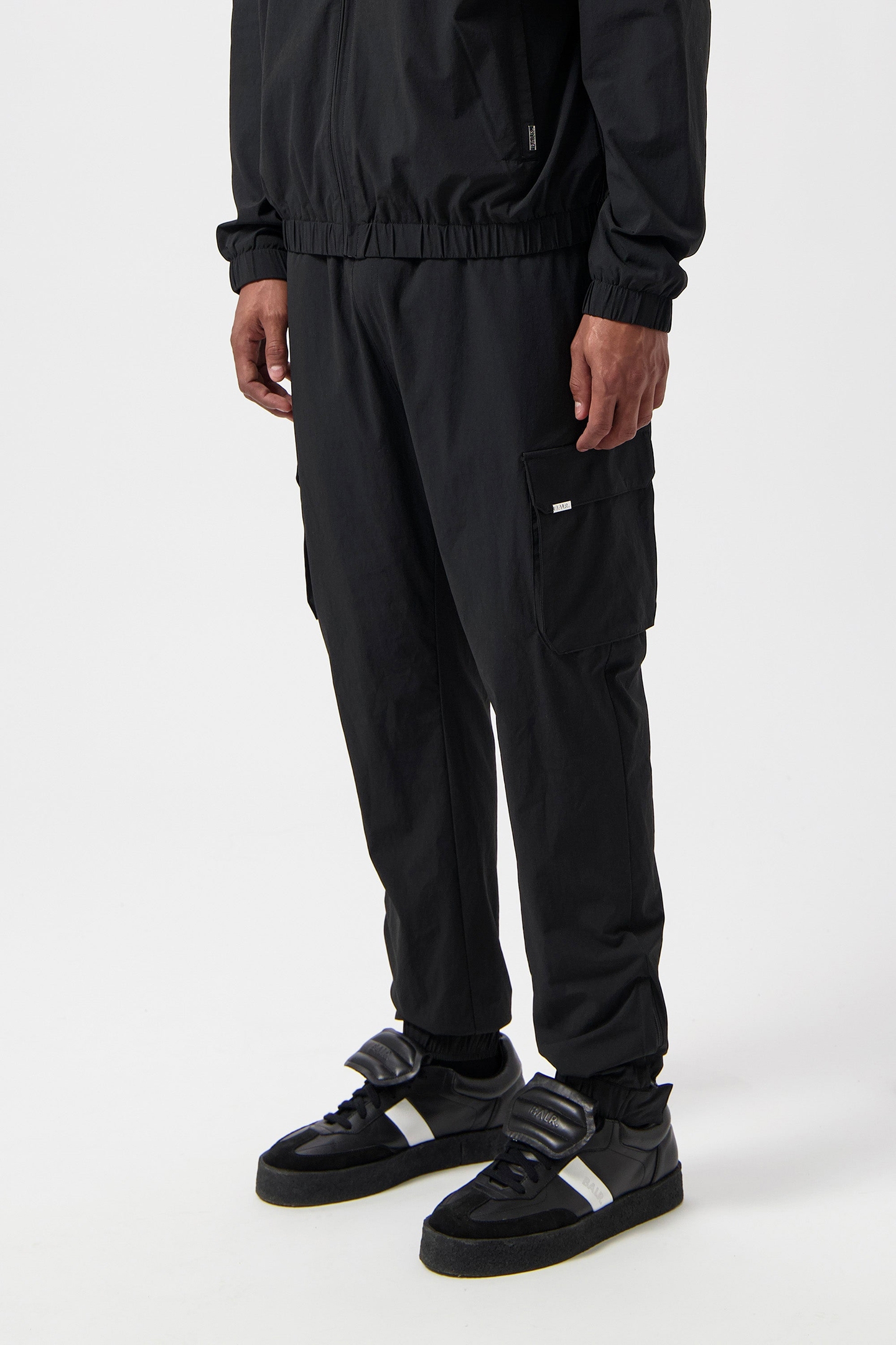 TECH CUFFED CARGO PANTS JET BLACK 5
