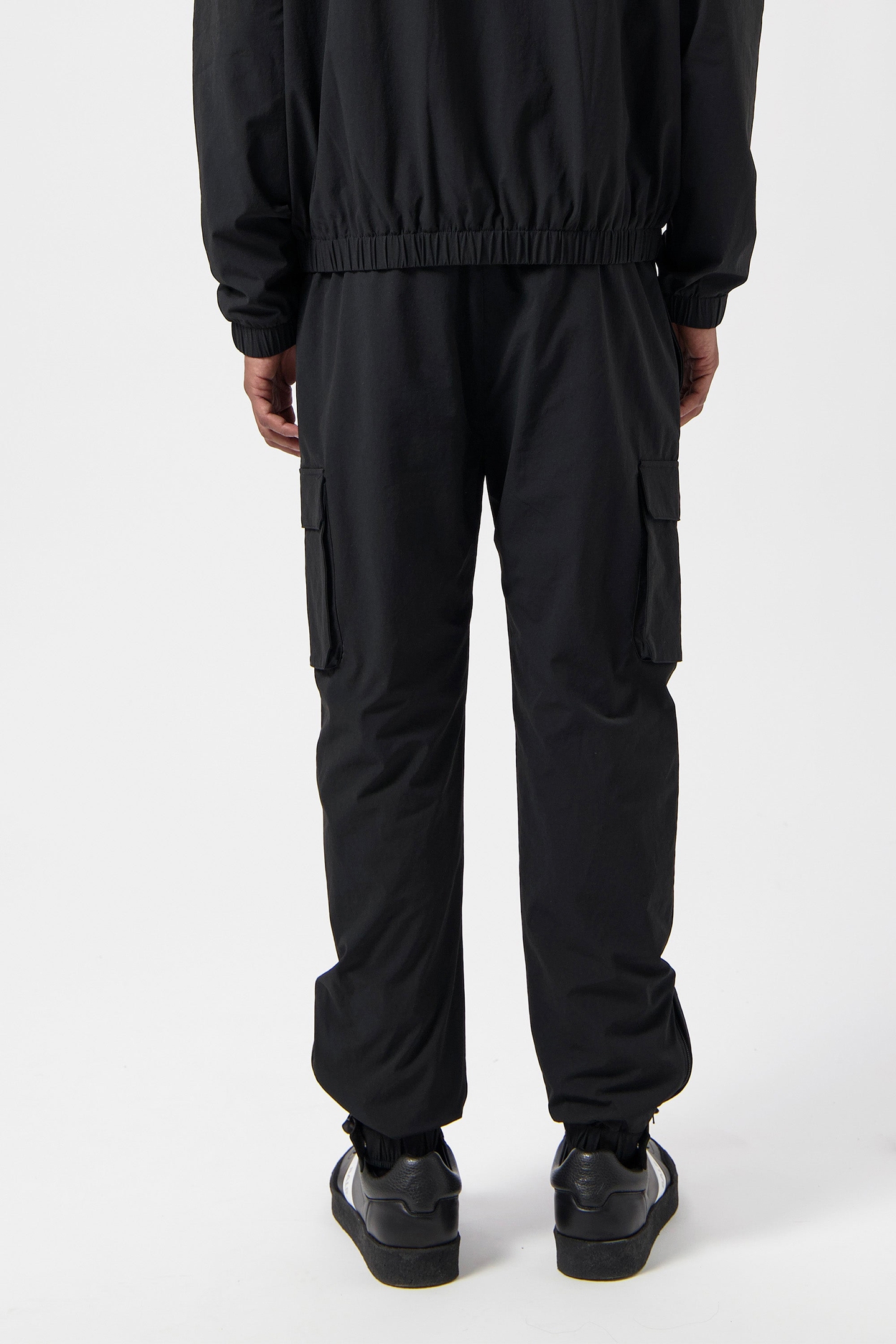 TECH CUFFED CARGO PANTS JET BLACK 2