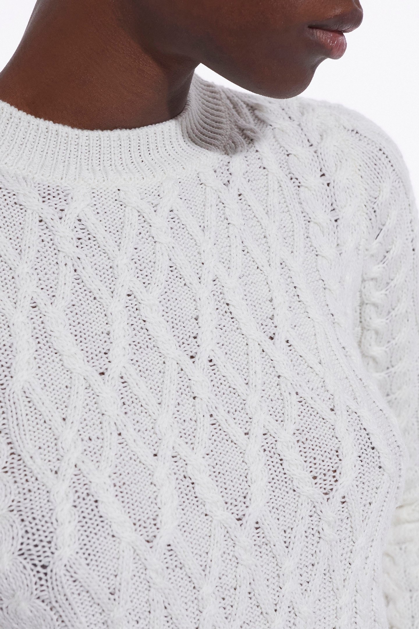 CABLE WOOL ROUND NECK SWEATER WHITE 6
