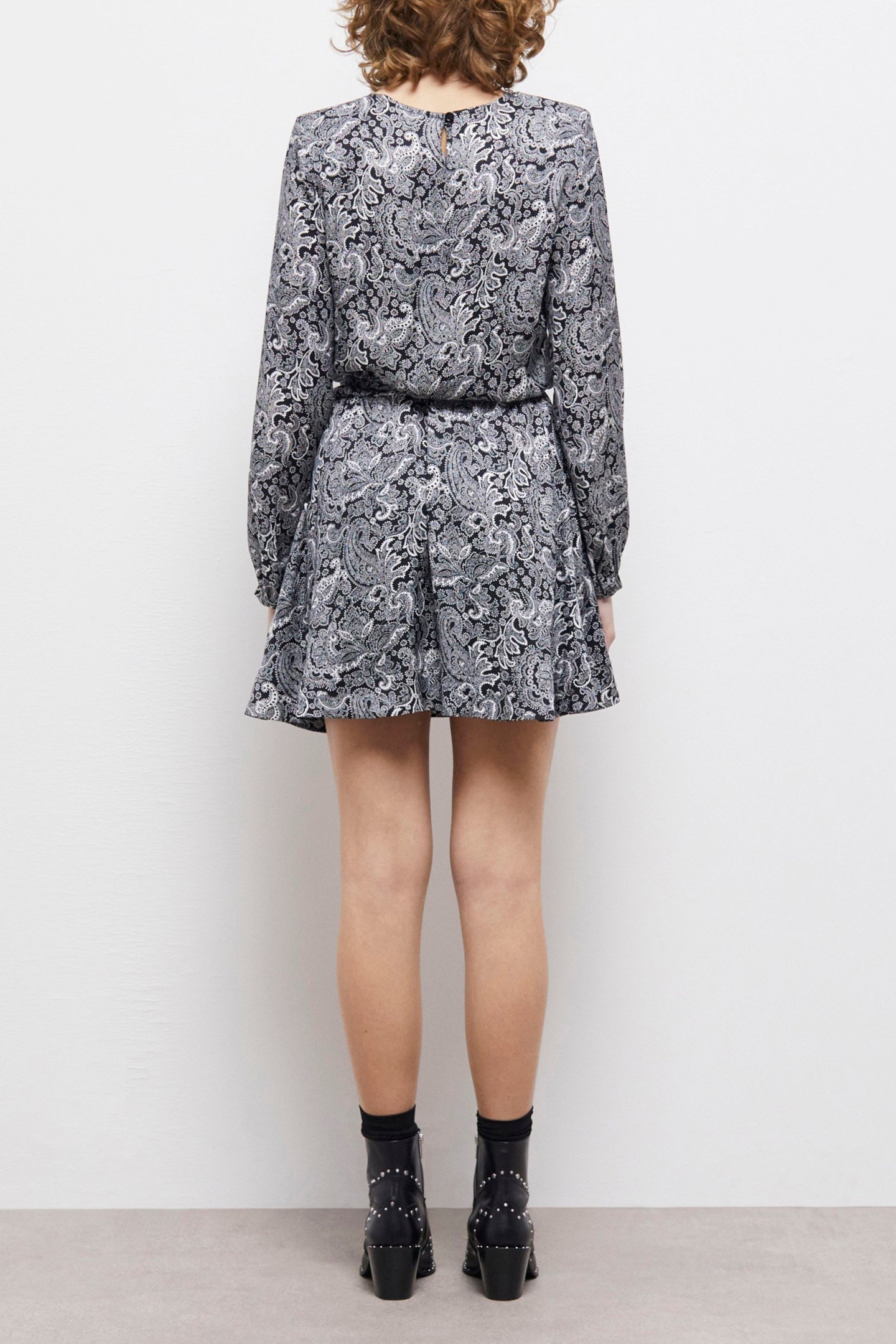 SHORT DRESS WITH LONG SLEEVES BLACK WHITE 2