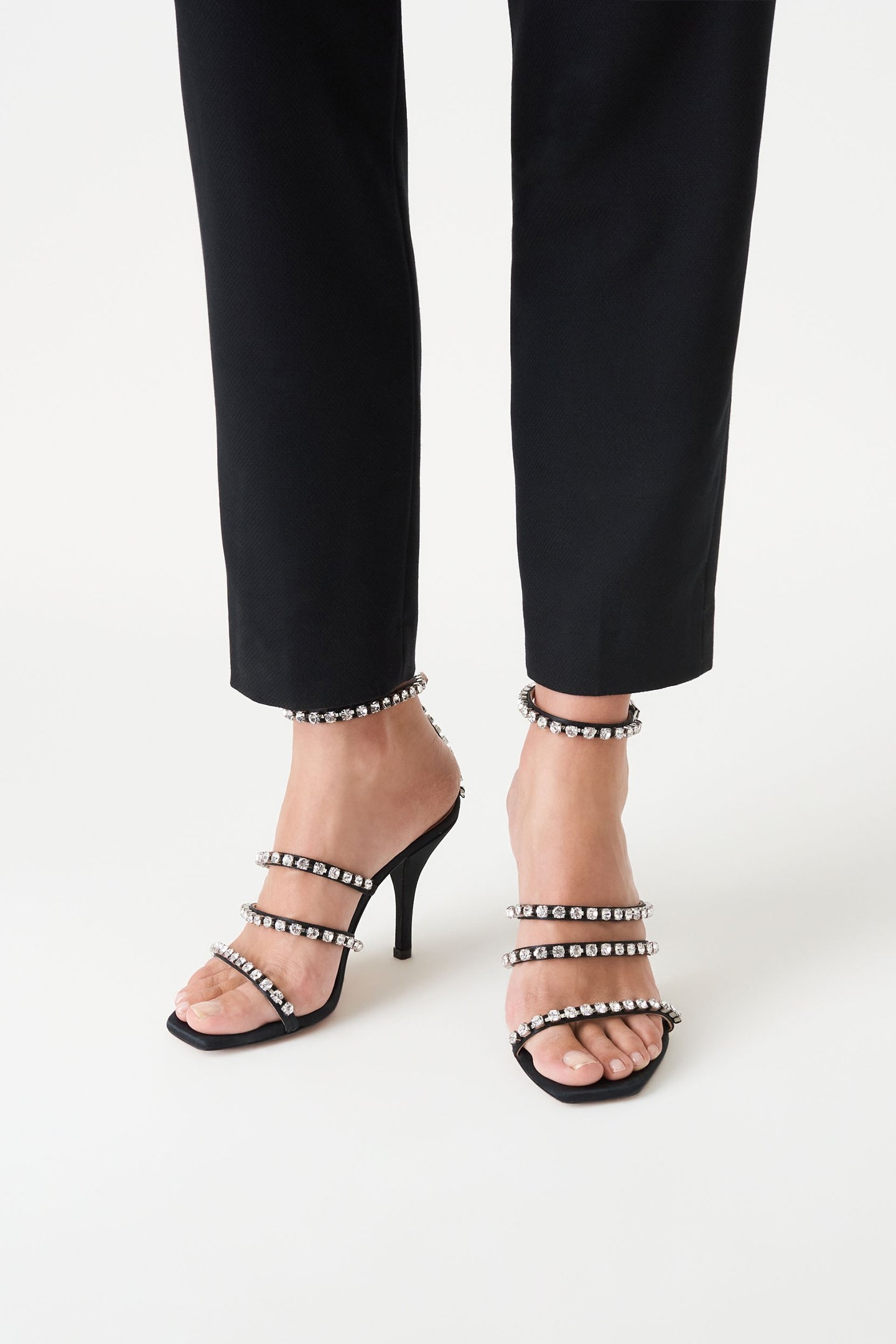 GOODY SANDALS BLACK 2