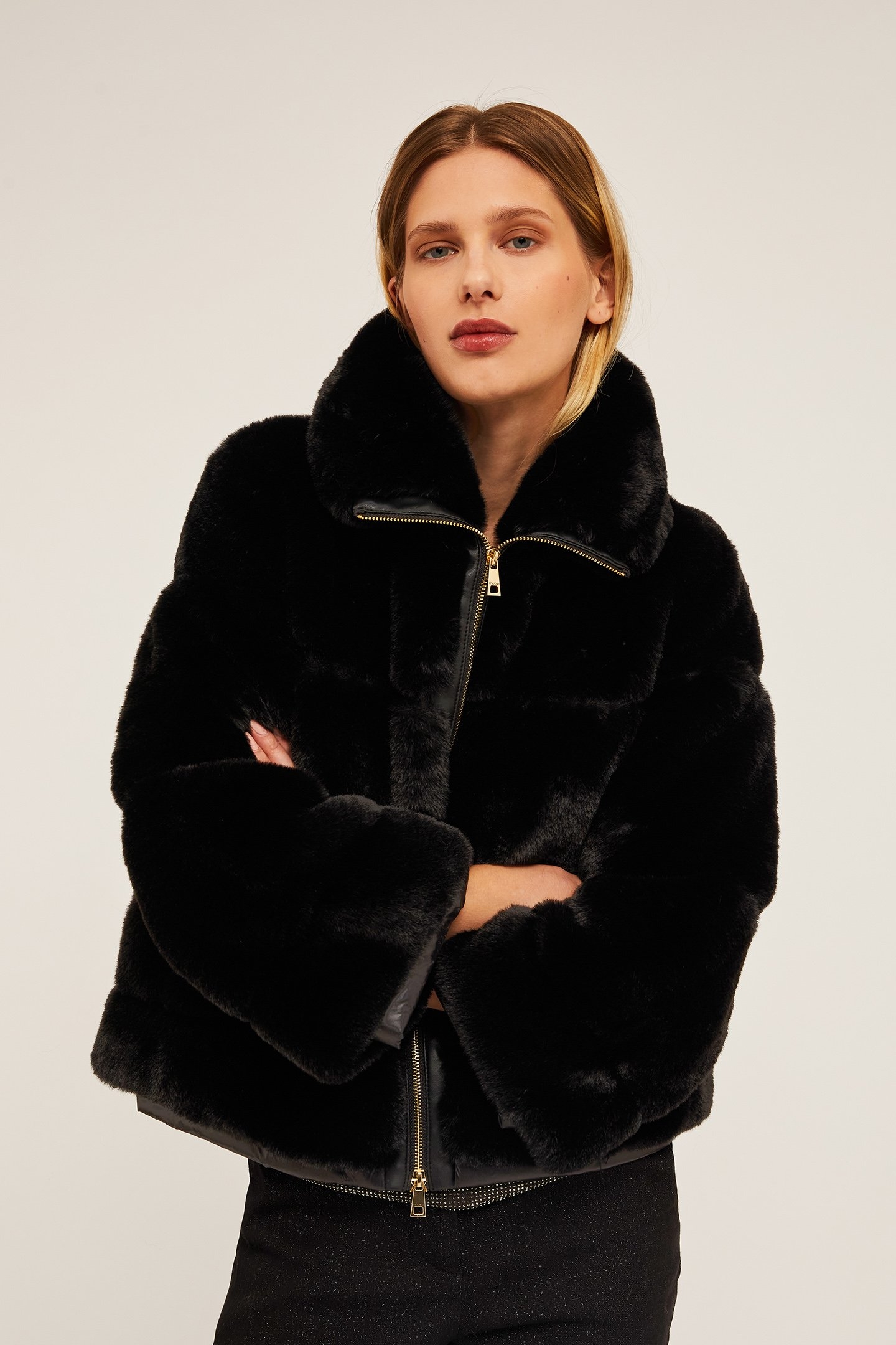 PLUSH CAPE WITH PADDING BLACK 1