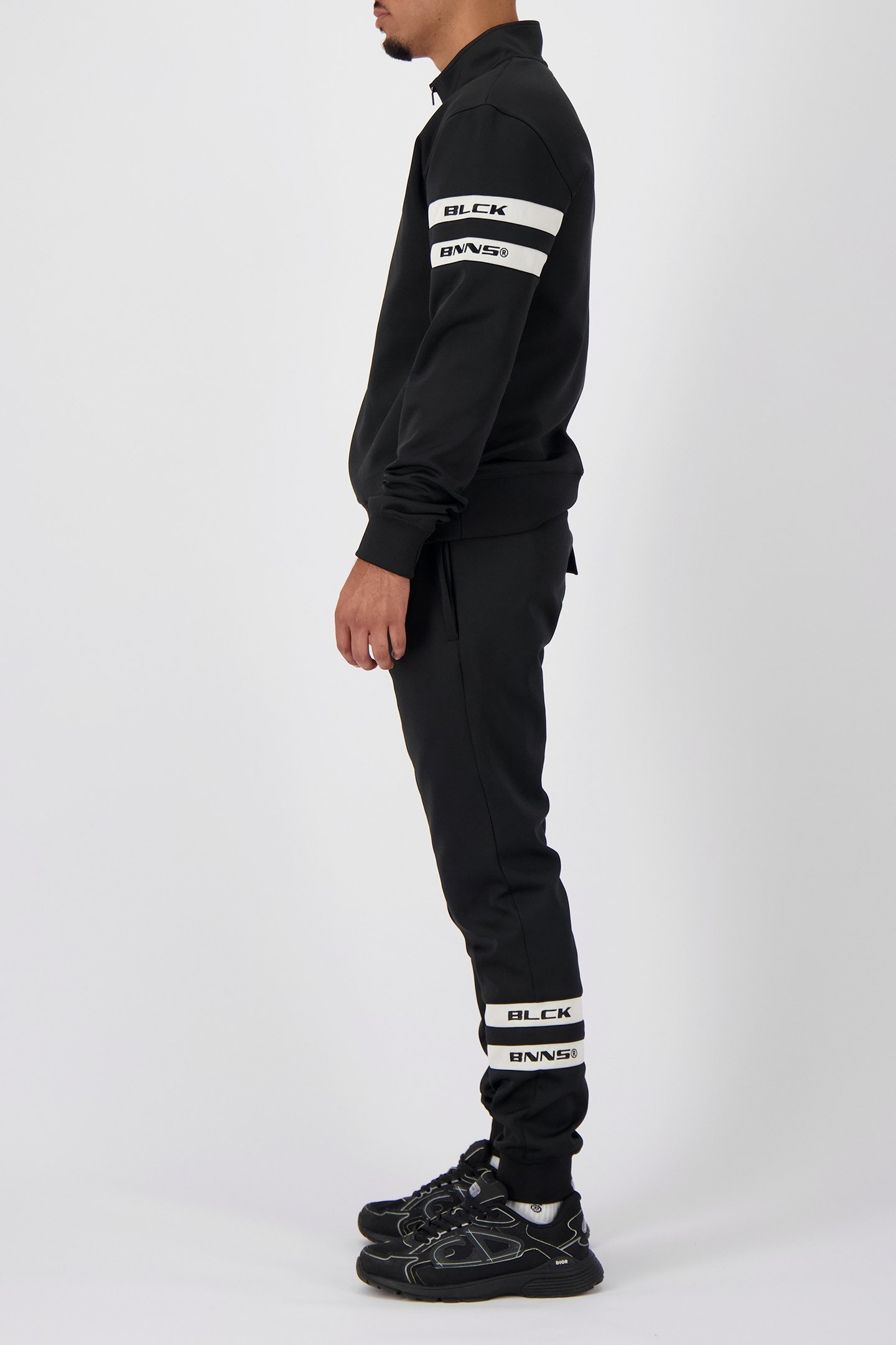 CHARGE TRACKTOP BLACK 4