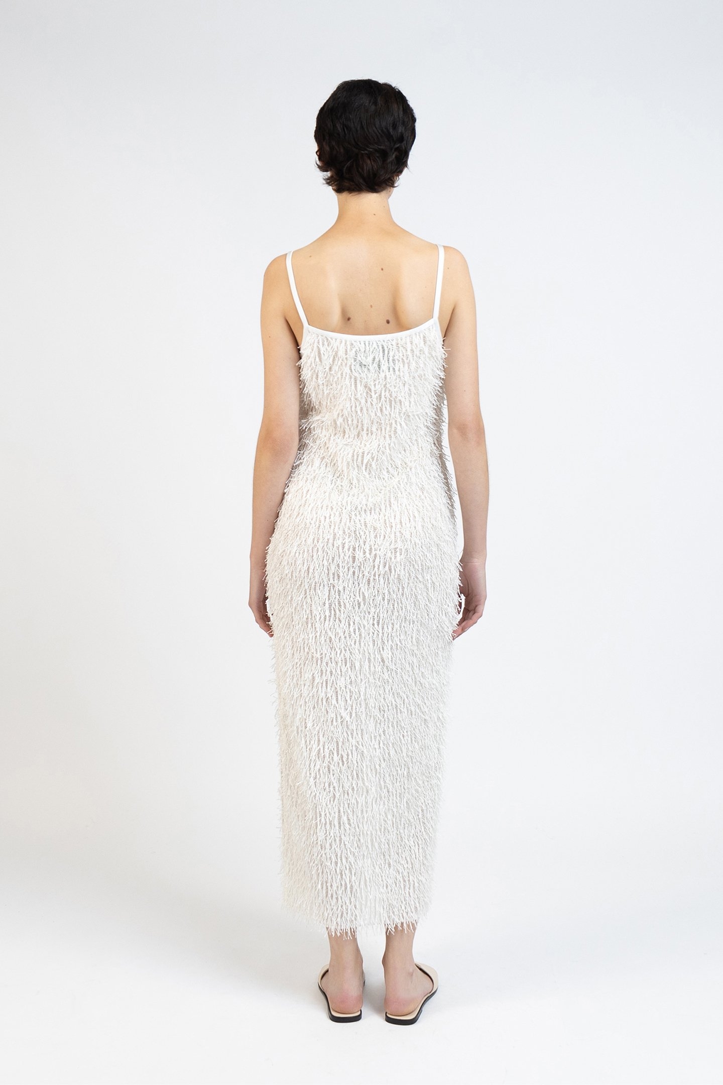 FLUFFY SLEEVELESS DRESS WHITE 2