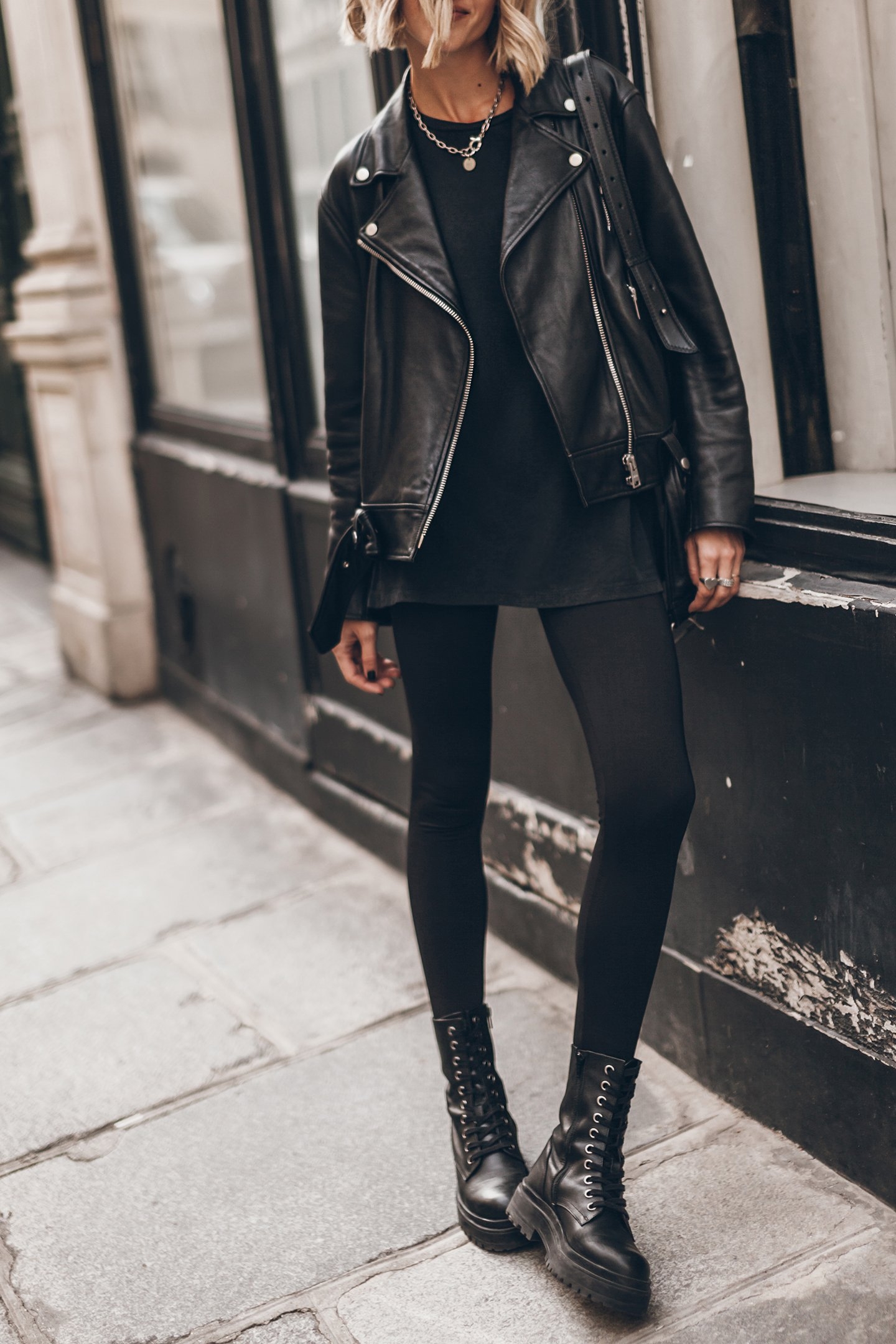 THE BLACK STANDARD LEGGINGS 2