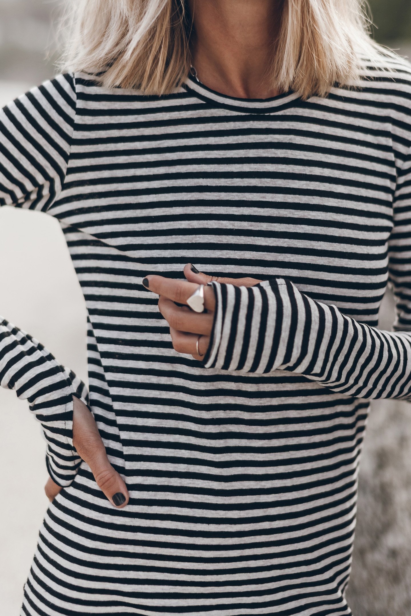 THE STRIPED SHORT LINEN LONGSLEEVE DRESS 5