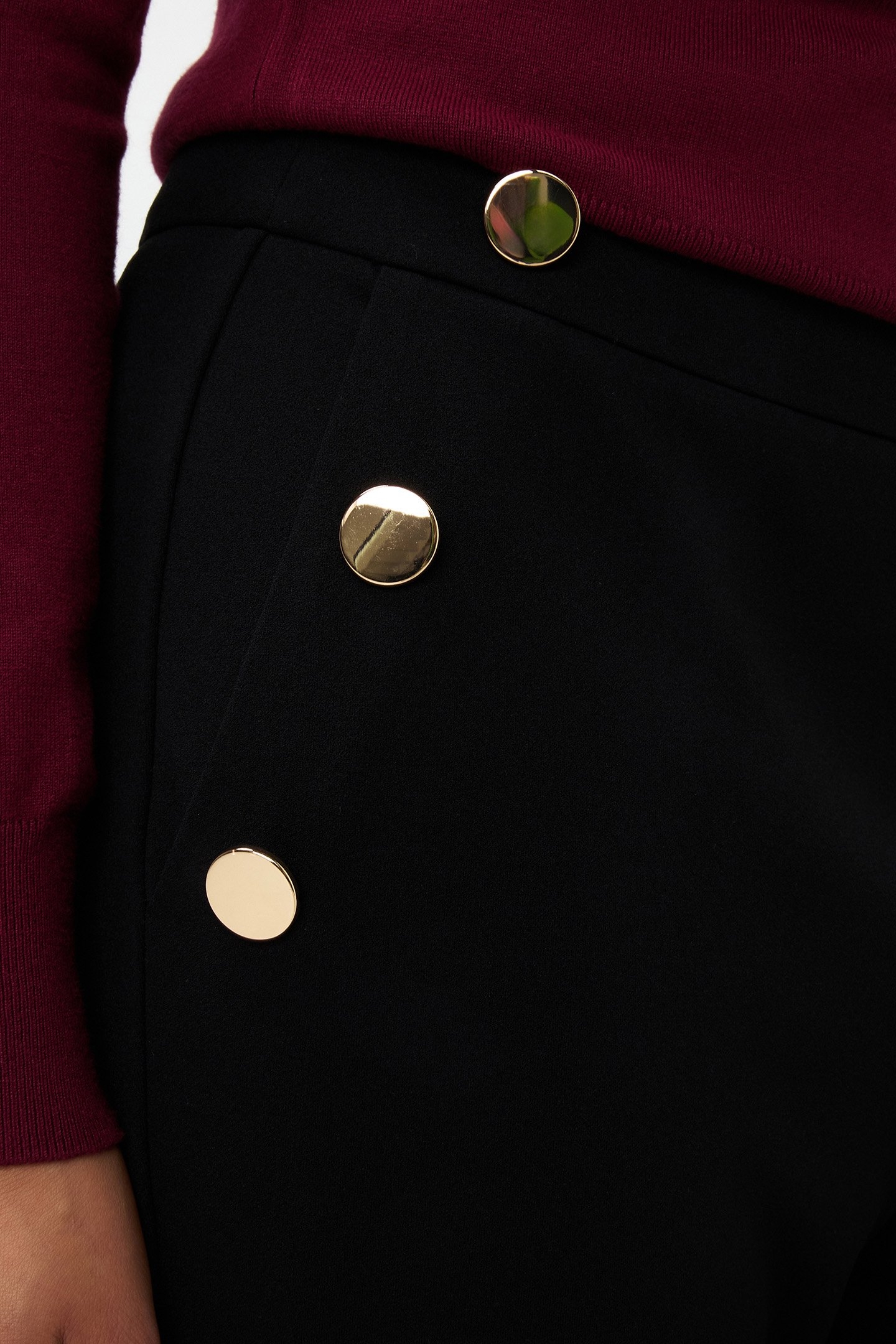 TROUSERS BUTTONS BLACK 7