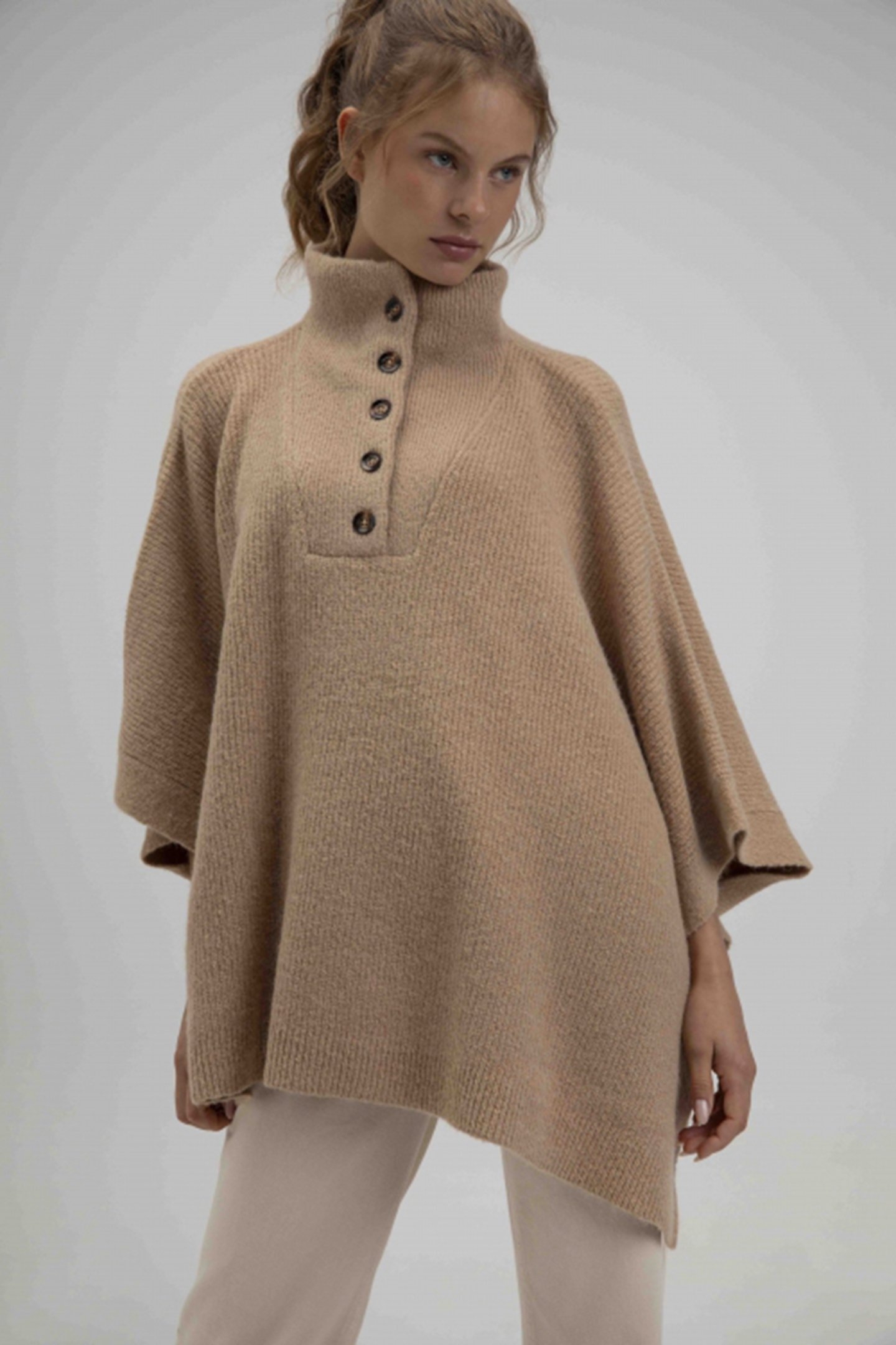 SAMIRA PONCHO SAND 1