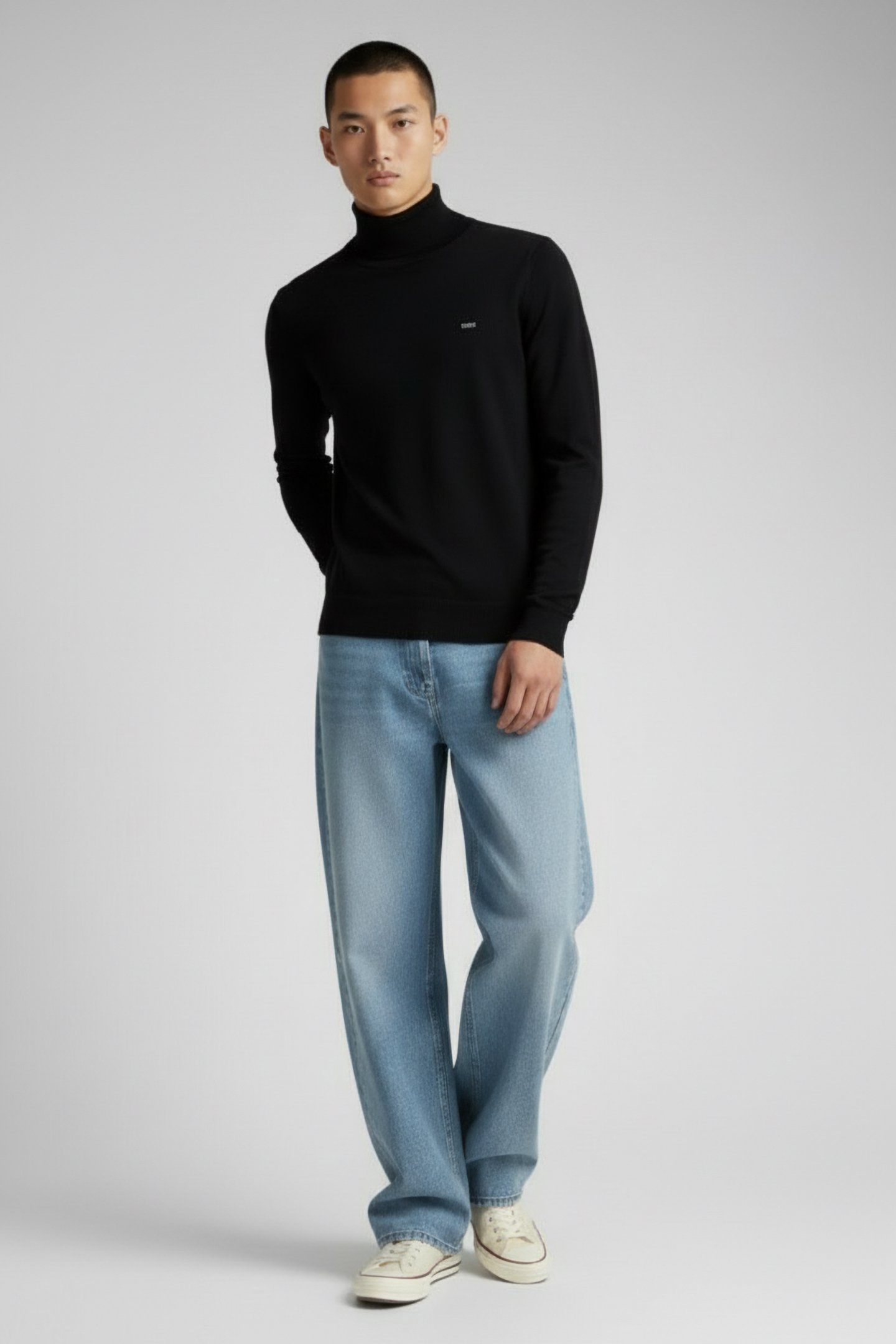 ROSS BADGE REGULAR KNITTED TURTLE NECK JET BLACK 1